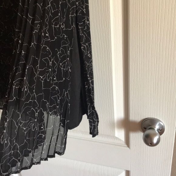 Guess Pleated Maxi - Picture 4 of 5